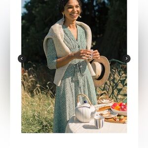 Olive clothing // Laura Notched Collar Dress, Green // size S